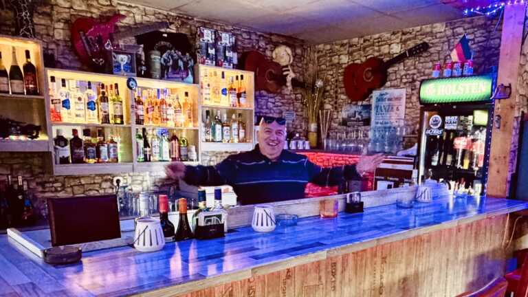 Netzwerktreffen in der Beste Bar – ein Stück Oldesloer Barkultur!